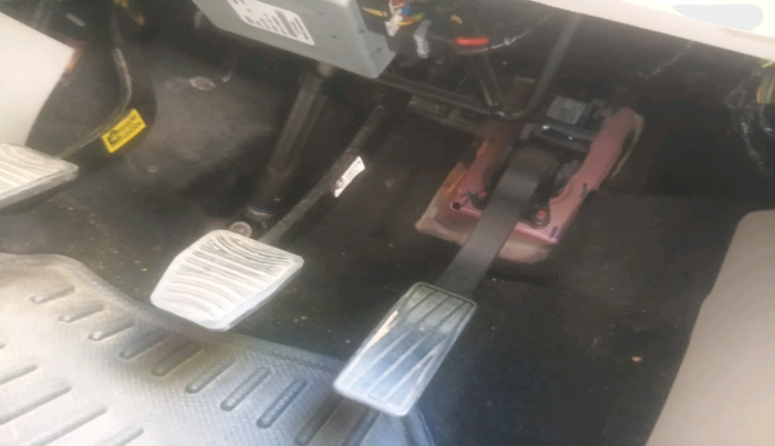 2022 Mahindra XUV300 W8 (O) 1.2 PETROL, Petrol, Manual, 47,974 km, interior