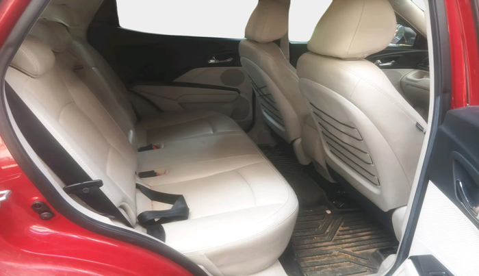 2022 Mahindra XUV300 W8 (O) 1.2 PETROL, Petrol, Manual, 47,974 km, interior