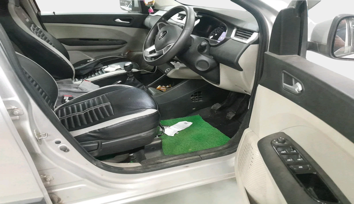 2020 Renault TRIBER RXZ, Petrol, Manual, 90,120 km, interior