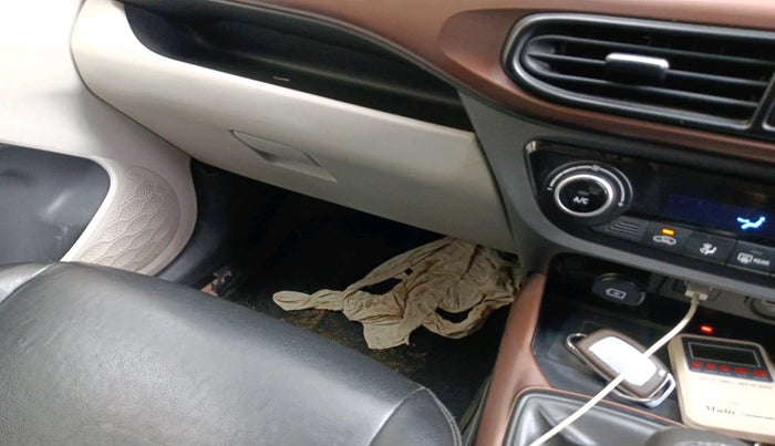 2020 Hyundai AURA SX 1.2 (O), Petrol, Manual, 1,05,090 km, interior