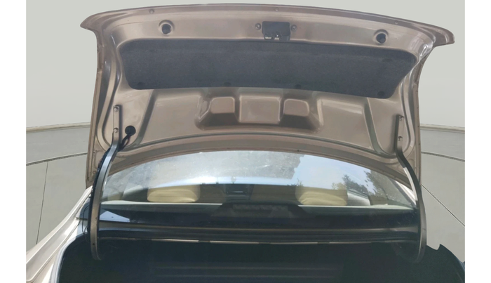 2016 Volkswagen Vento HIGHLINE 1.6 MPI, Petrol, Manual, 1,43,291 km, exterior