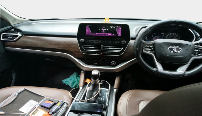 2020 Tata Harrier XZA 2.0L, Diesel, Automatic, 1,45,790 km, interior