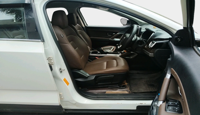 2020 Tata Harrier XZA 2.0L, Diesel, Automatic, 1,45,790 km, interior