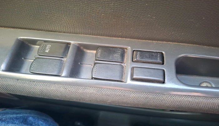 2011 Maruti Swift VXI, Petrol, Manual, 1,10,781 km, interior