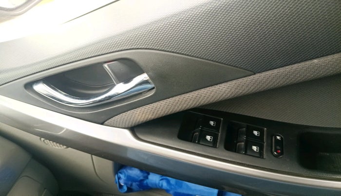 2018 Tata NEXON XZ PLUS PETROL DUAL TONE, Petrol, Manual, 75,818 km, interior