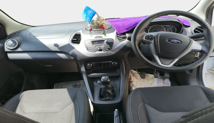 2017 Ford New Figo TITANIUM 1.2 PETROL MT, Petrol, Manual, 43,282 km, interior