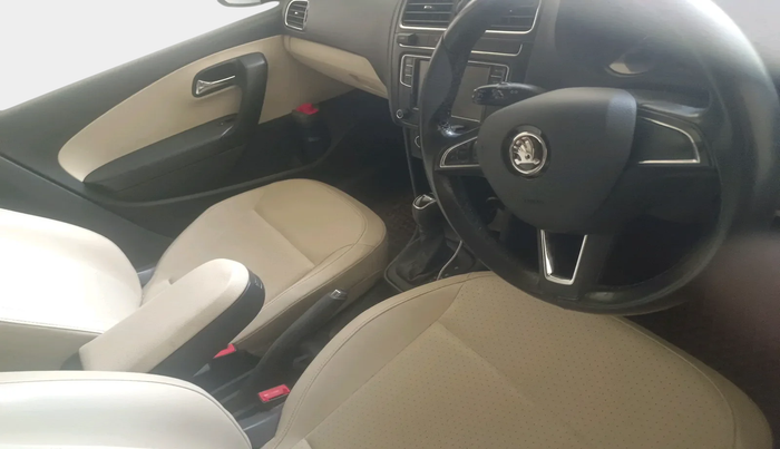 2017 Skoda Rapid 1.6 MPI STYLE PLUS AT, Petrol, Automatic, 69,140 km, interior