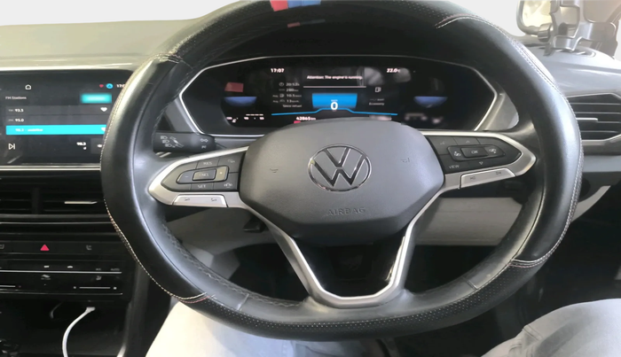 2022 Volkswagen TAIGUN TOPLINE 1.0 TSI MT, Petrol, Manual, 42,865 km, interior