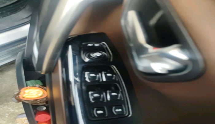 2023 Mahindra SCORPIO-N Z8 PETROL AT 7 STR, Petrol, Automatic, 25,280 km, interior