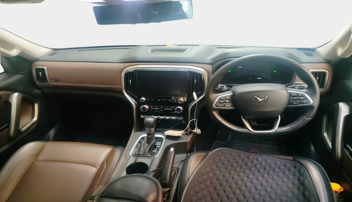 2023 Mahindra SCORPIO-N Z8 PETROL AT 7 STR, Petrol, Automatic, 25,280 km, interior