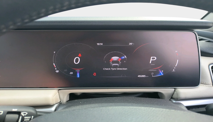 2021 Mahindra XUV700 AX 7 P AT 7 STR, Petrol, Automatic, 45,285 km, interior