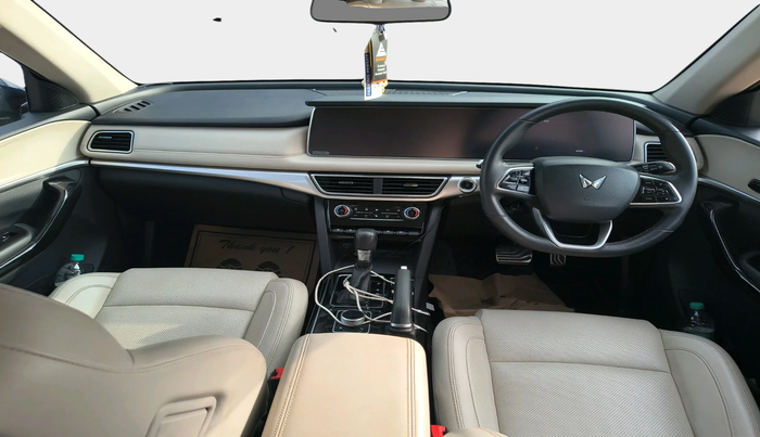 2021 Mahindra XUV700 AX 7 P AT 7 STR, Petrol, Automatic, 45,285 km, interior