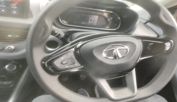 2023 Tata NEXON XM SUNROOF PETROL, Petrol, Manual, 11,600 km, interior