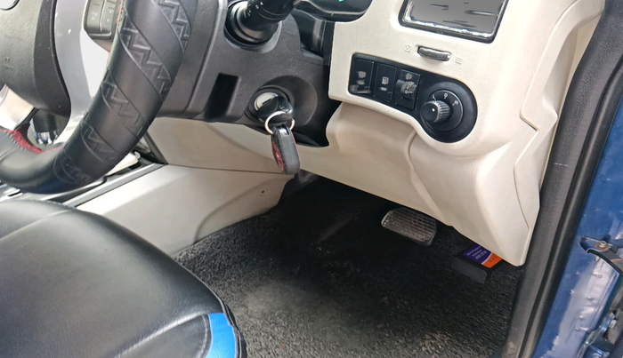 2015 Mahindra Scorpio S10 AT, Diesel, Automatic, 54,099 km, interior