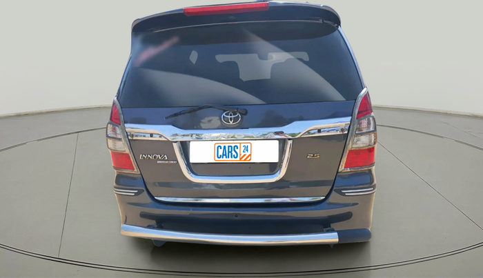 2011 Toyota Innova 2.5 G4 8 STR, Diesel, Manual, 3,15,583 km, exterior