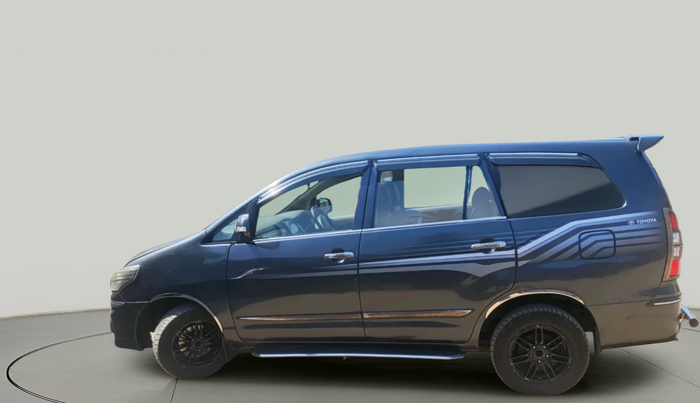 2011 Toyota Innova 2.5 G4 8 STR, Diesel, Manual, 3,15,583 km, exterior