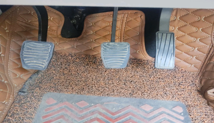 2021 Mahindra XUV300 W8 1.2 PETROL, Petrol, Manual, 20,009 km, interior