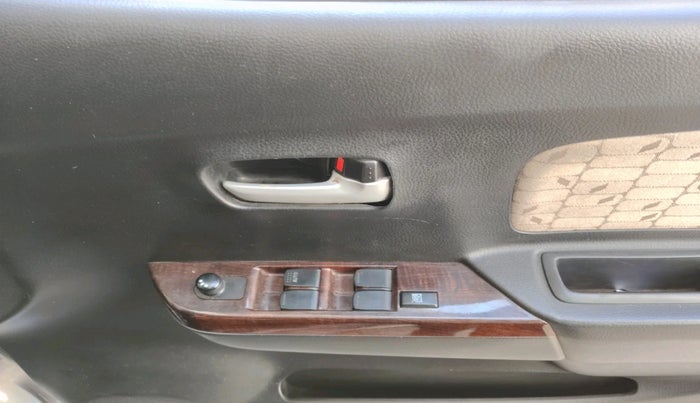 2018 Maruti Wagon R 1.0 VXI, Petrol, Manual, 1,28,315 km, interior