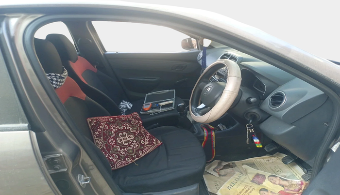 2016 Renault Kwid RXL, Petrol, Manual, 76,102 km, interior