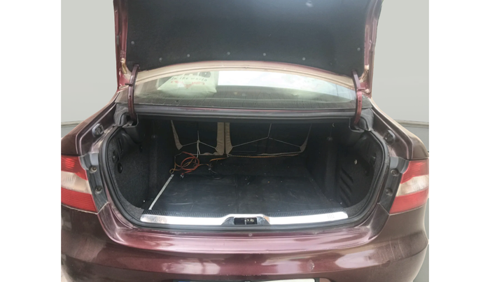 2011 Skoda Superb AMBITION 2.0 TDI CR AT, Diesel, Automatic, 1,55,721 km, exterior