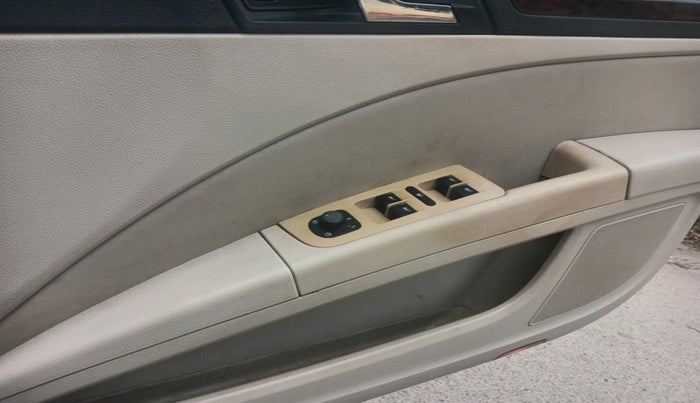 2011 Skoda Superb AMBITION 2.0 TDI CR AT, Diesel, Automatic, 1,55,721 km, interior