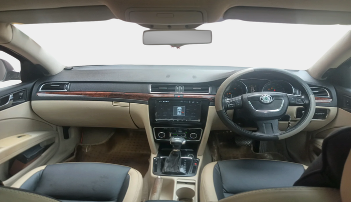 2011 Skoda Superb AMBITION 2.0 TDI CR AT, Diesel, Automatic, 1,55,721 km, interior