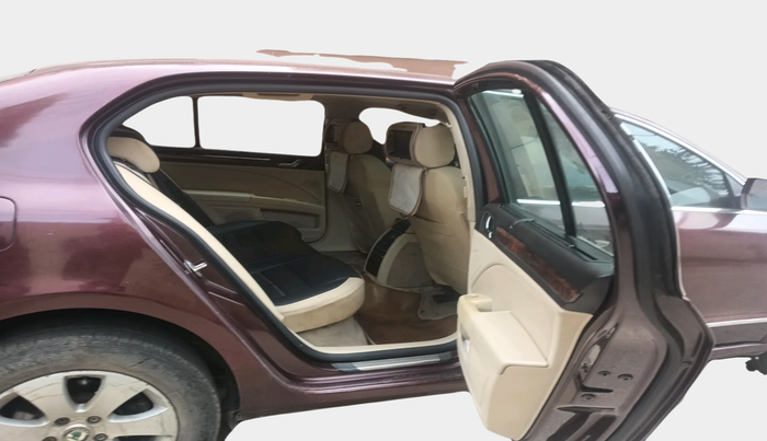 2011 Skoda Superb AMBITION 2.0 TDI CR AT, Diesel, Automatic, 1,55,721 km, interior