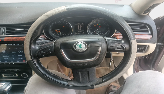 2011 Skoda Superb AMBITION 2.0 TDI CR AT, Diesel, Automatic, 1,55,721 km, interior