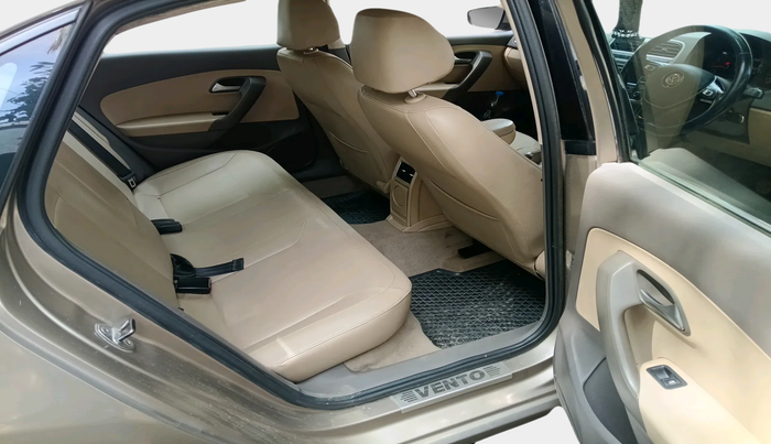 2015 Volkswagen Vento HIGHLINE 1.6 MPI, Petrol, Manual, 81,215 km, interior