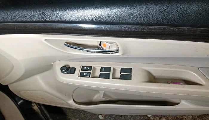 2015 Maruti Ciaz ZXI, Petrol, Manual, 1,06,473 km, interior