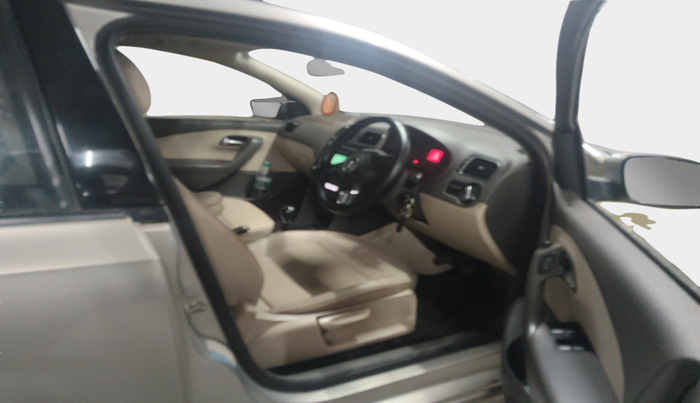 2013 Volkswagen Vento HIGHLINE 1.6 MPI, Petrol, Manual, 76,508 km, interior