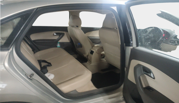 2013 Volkswagen Vento HIGHLINE 1.6 MPI, Petrol, Manual, 76,508 km, interior