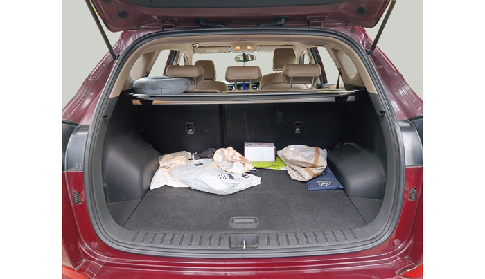2018 Hyundai Tucson 2WD AT GL DIESEL
, Diesel, Automatic, 1,15,315 km, exterior