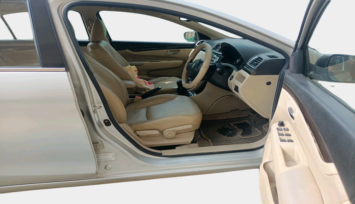 2015 Maruti Ciaz ZXI, Petrol, Manual, 64,318 km, interior