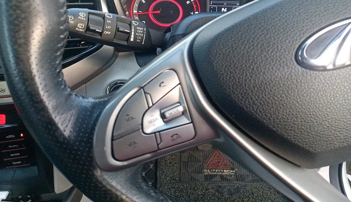 2021 Mahindra XUV300 W8 1.2 PETROL, Petrol, Manual, 35,703 km, interior