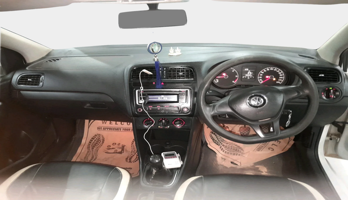 2014 Volkswagen Polo COMFORTLINE 1.5L, Diesel, Manual, 1,30,650 km, interior