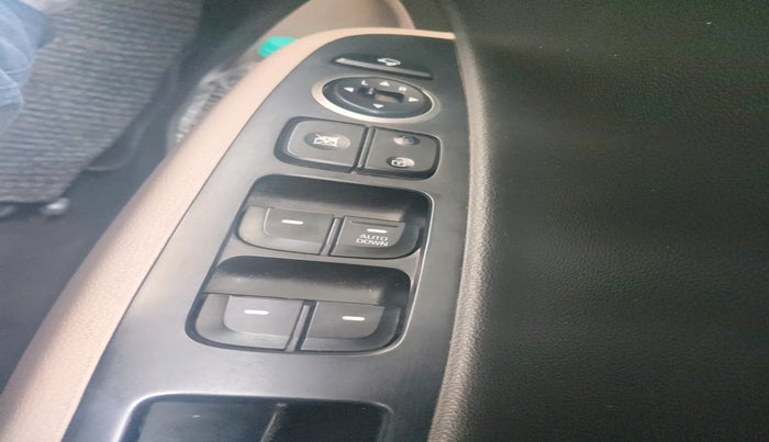 2018 Hyundai Grand i10 SPORTZ (O) AT 1.2 KAPPA VTVT, Petrol, Automatic, 46,933 km, interior