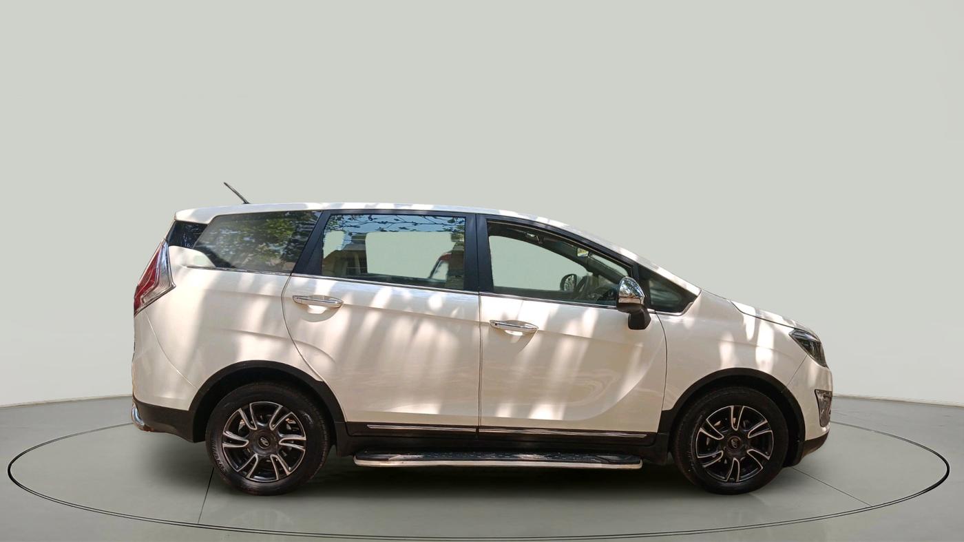 2018 Mahindra MARAZZO M8 7 STR, Diesel, Manual, 80,903 km, exterior