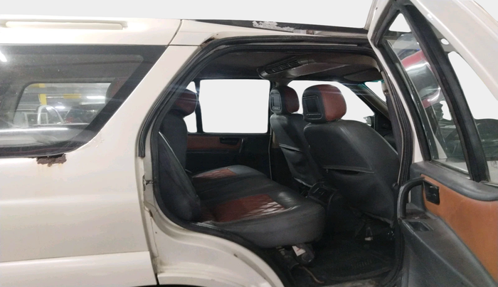 2011 Tata Safari 4X2 VX DICOR 2.2 VTT, Diesel, Manual, 2,02,146 km, interior