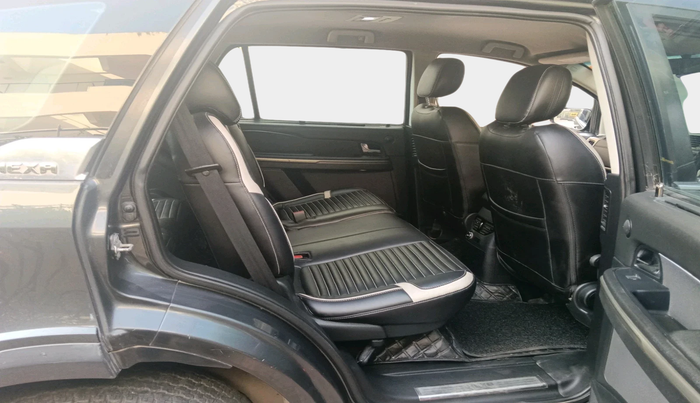 2017 Tata Hexa XMA 4X2 7 STR, Diesel, Automatic, 1,44,112 km, interior