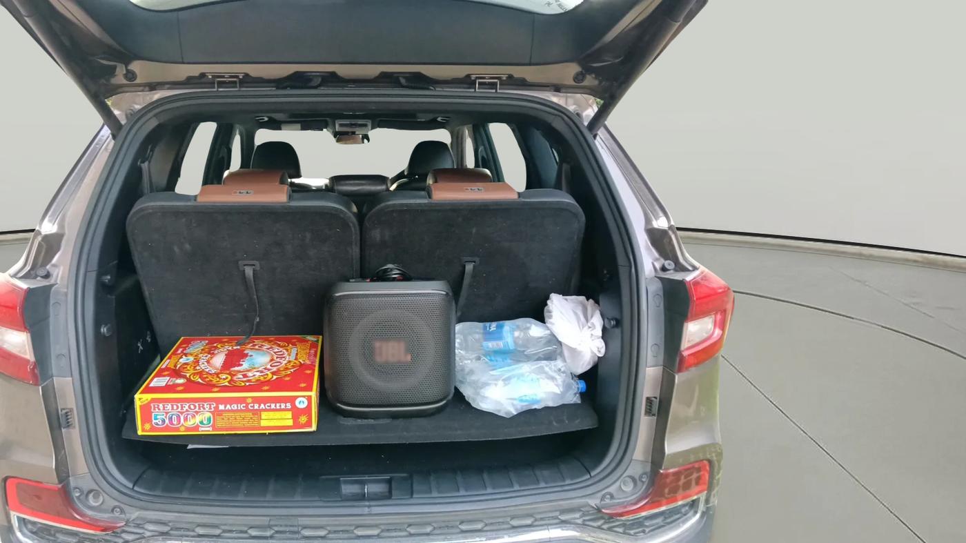 2019 Mahindra ALTURAS G4 4WD AT, Diesel, Automatic, 1,12,737 km, exterior