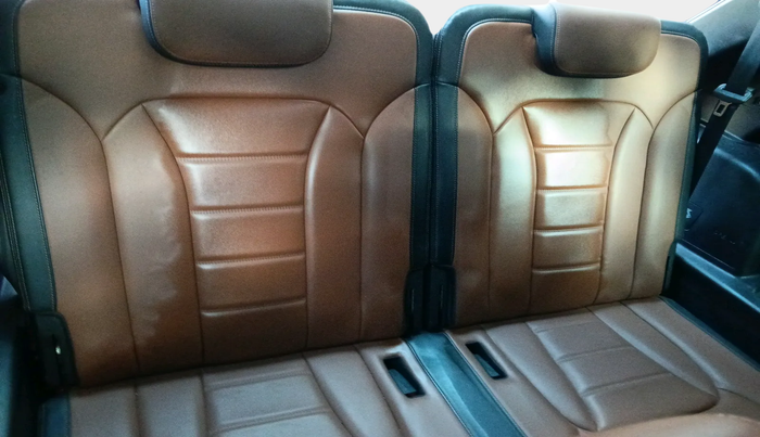 2019 Mahindra ALTURAS G4 4WD AT, Diesel, Automatic, 1,12,737 km, interior