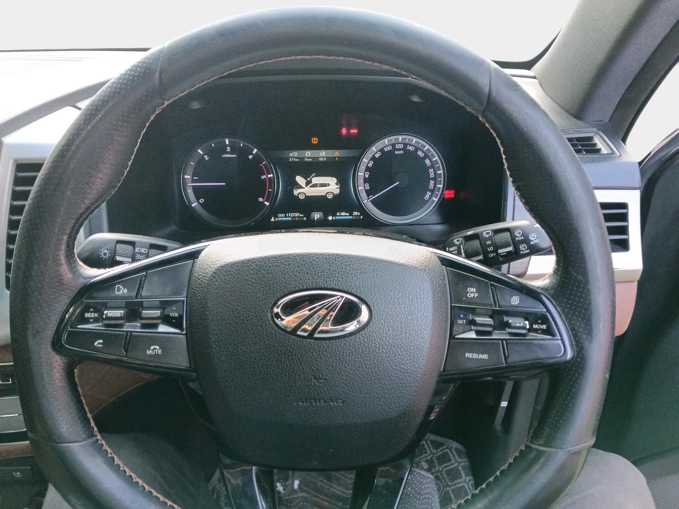 2019 Mahindra ALTURAS G4 4WD AT, Diesel, Automatic, 1,12,737 km, interior