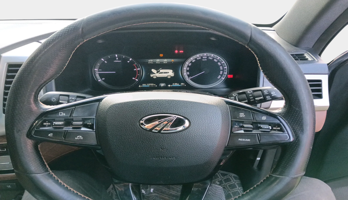 2019 Mahindra ALTURAS G4 4WD AT, Diesel, Automatic, 1,12,737 km, interior