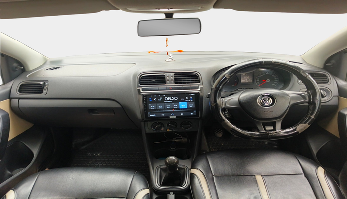 2016 Volkswagen Polo TRENDLINE 1.5L, Diesel, Manual, 1,73,612 km, interior