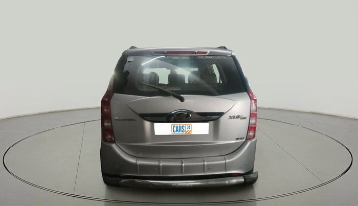 2016 Mahindra XUV500 W10, Diesel, Manual, 1,96,557 km, exterior