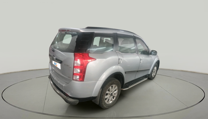 2016 Mahindra XUV500 W10, Diesel, Manual, 1,96,557 km, exterior