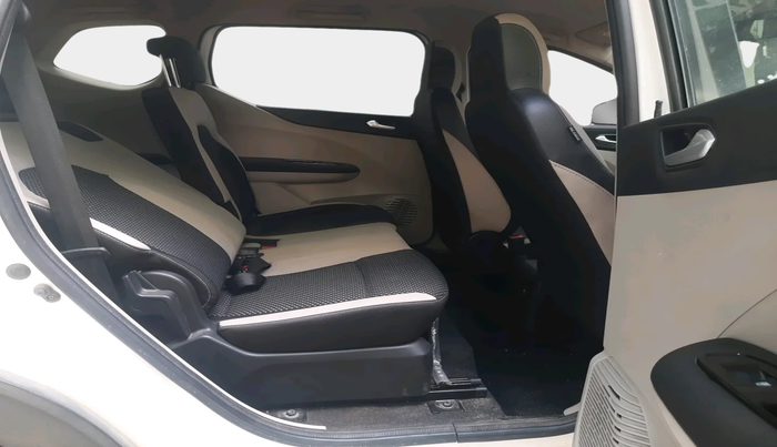 2020 Renault TRIBER RXZ AMT, Petrol, Automatic, 44,801 km, interior