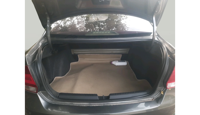 2013 Volkswagen Vento HIGHLINE DIESEL 1.6, Diesel, Manual, 1,47,967 km, exterior