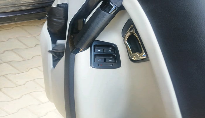 2022 Tata Safari XZA PLUS GOLD 6 S, Diesel, Automatic, 65,859 km, interior